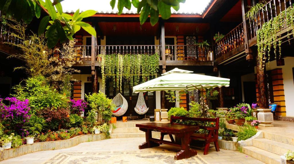 Lijiang Wangjia Courtyard Inn Exterior photo